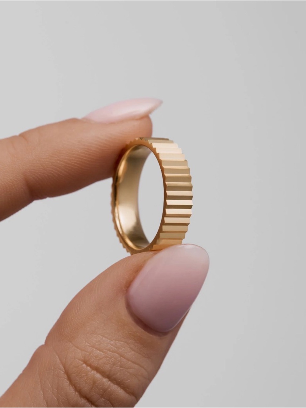 Ring Concierge Fluted Gold Stackable Ring classic 5mm size 8.5 - Picture 3 of 9